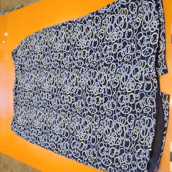 Old Navy Dresses & Skirts - Old Navy ankle length skirt, dark blue with geometric pattern, size 12